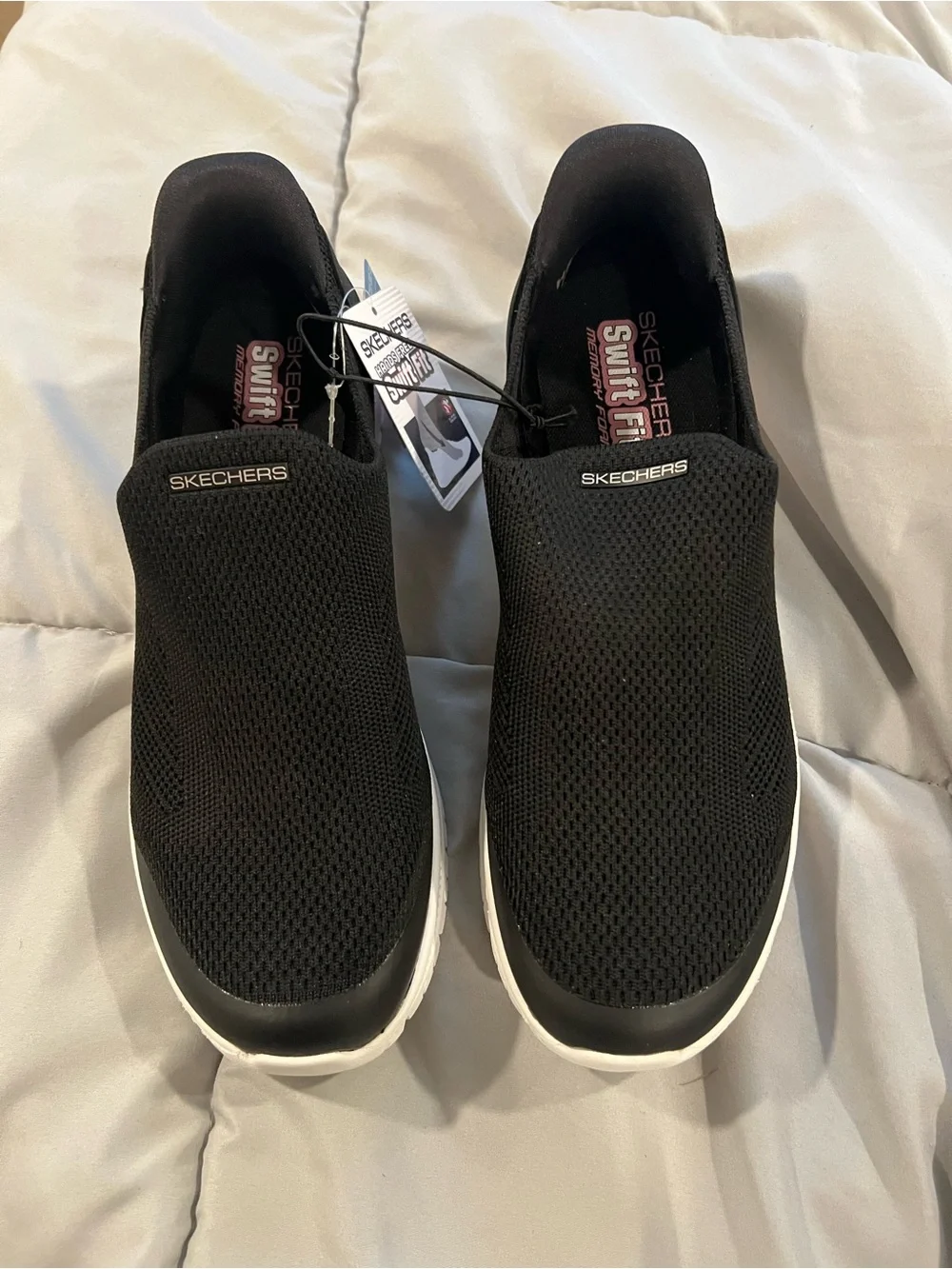 Skechers Swift Fit Women's 10W Black White Memory Foam Sneakers Slip On